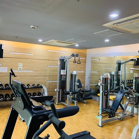 Two Palm Tree Villas Condominium - Studio 8Th Fl With Balcony - Across Terminal 3 Airport Pasay Ngoại thất bức ảnh