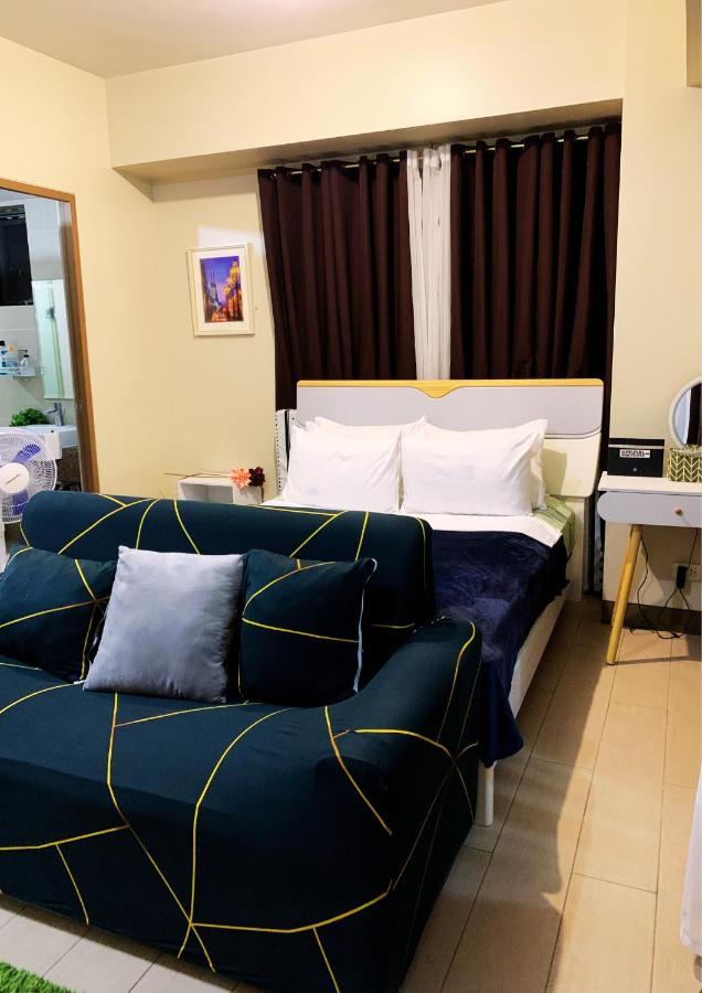 Two Palm Tree Villas Condominium - Studio 8Th Fl With Balcony - Across Terminal 3 Airport Pasay Ngoại thất bức ảnh