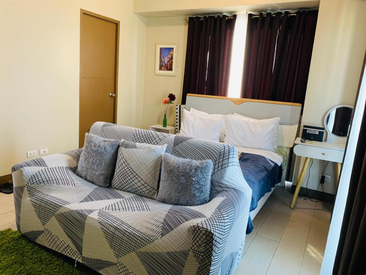 Two Palm Tree Villas Condominium - Studio 8Th Fl With Balcony - Across Terminal 3 Airport Pasay Ngoại thất bức ảnh