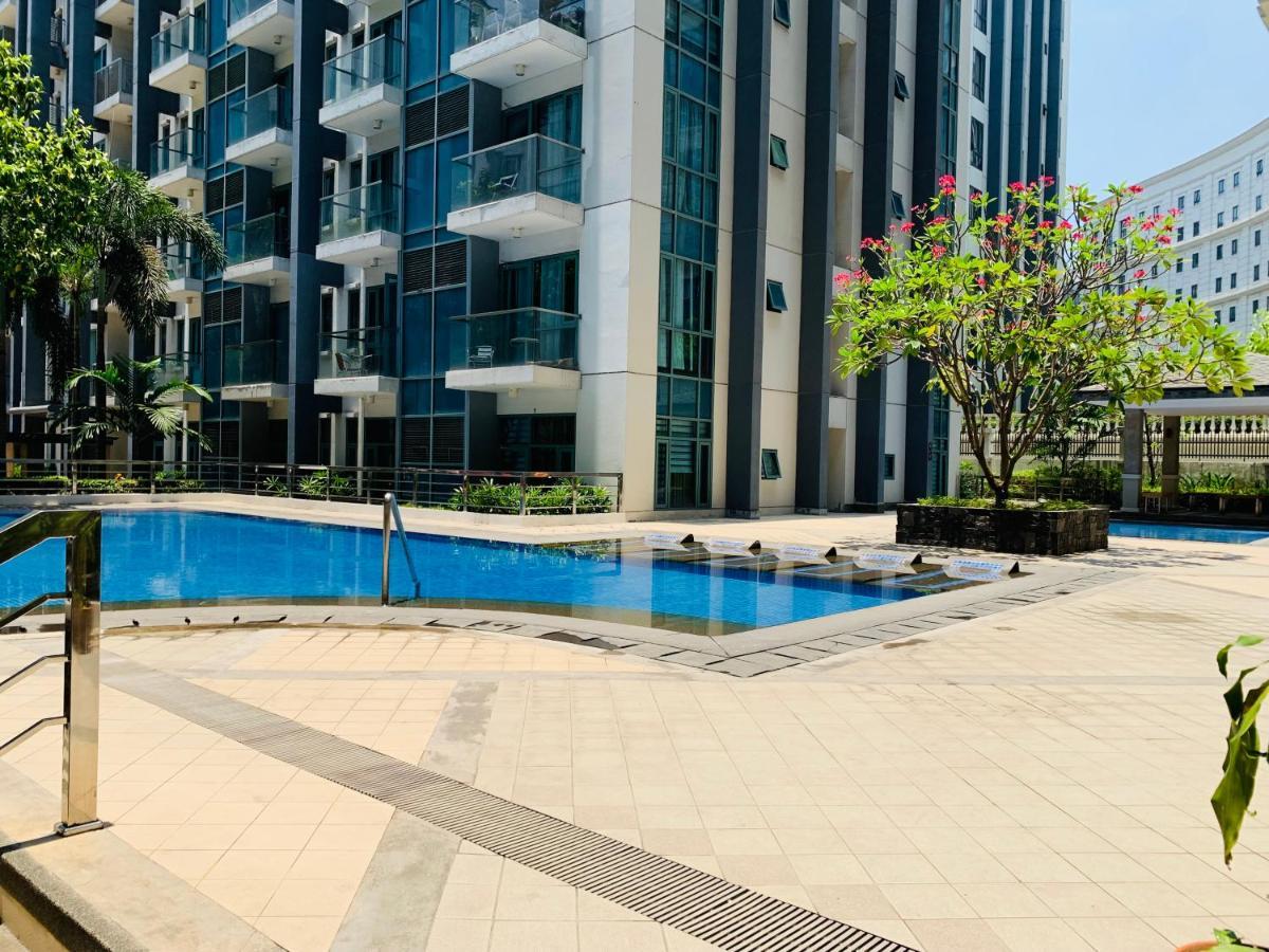 Two Palm Tree Villas Condominium - Studio 8Th Fl With Balcony - Across Terminal 3 Airport Pasay Ngoại thất bức ảnh