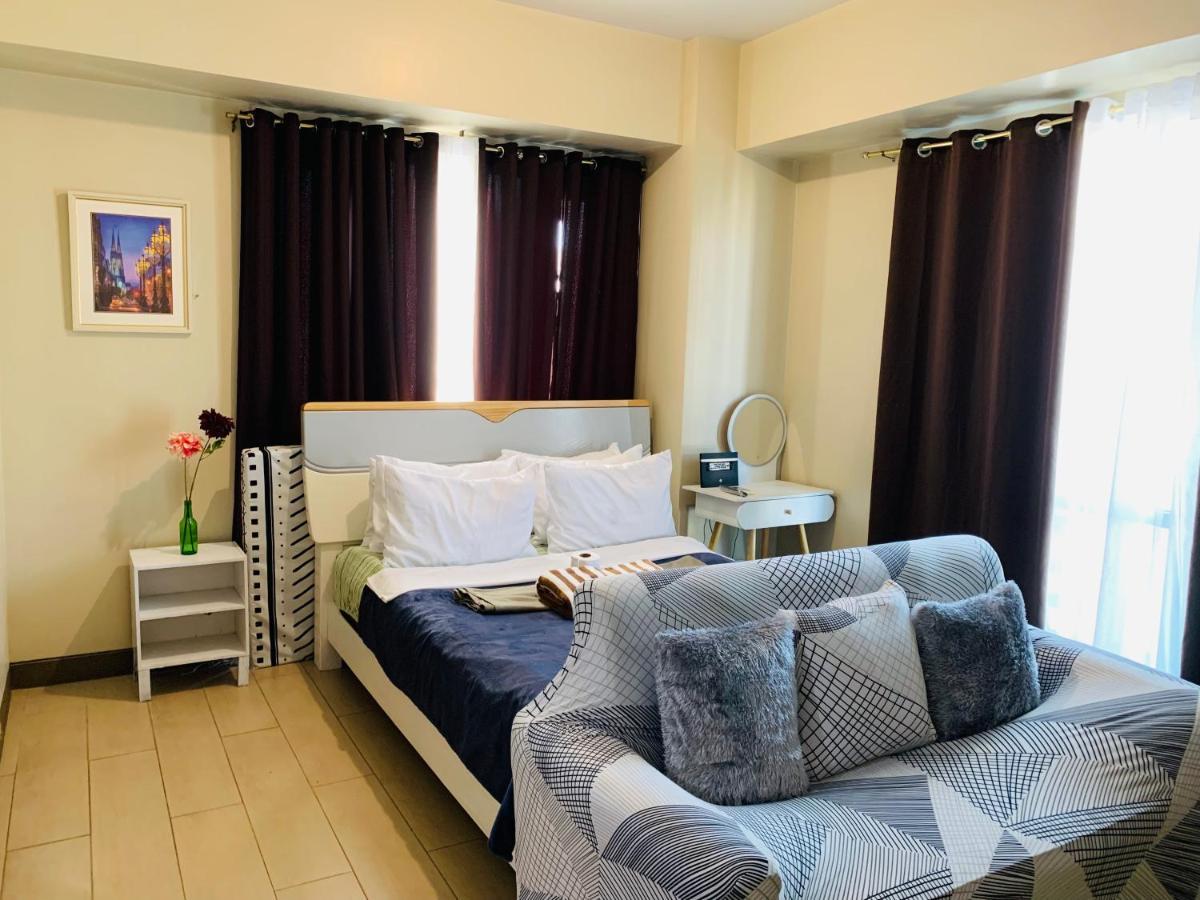 Two Palm Tree Villas Condominium - Studio 8Th Fl With Balcony - Across Terminal 3 Airport Pasay Ngoại thất bức ảnh