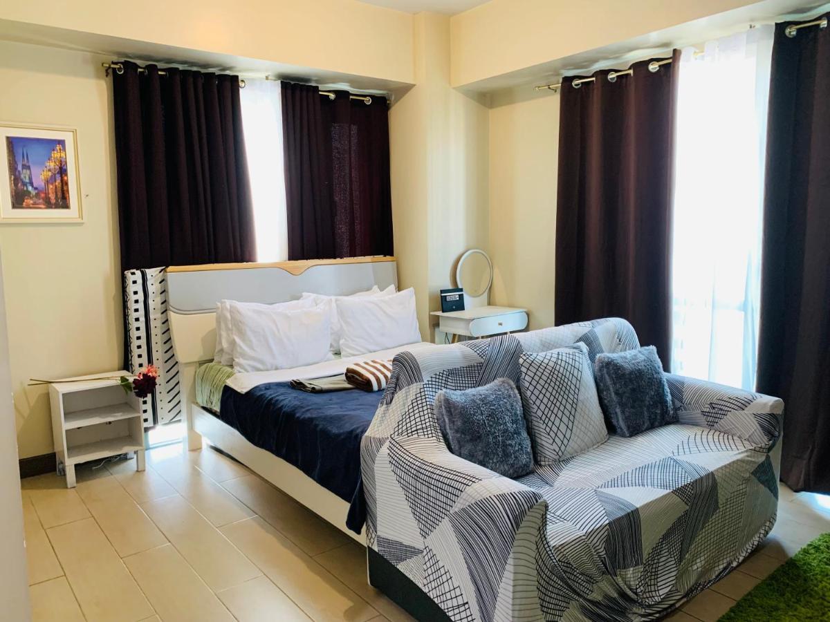 Two Palm Tree Villas Condominium - Studio 8Th Fl With Balcony - Across Terminal 3 Airport Pasay Ngoại thất bức ảnh