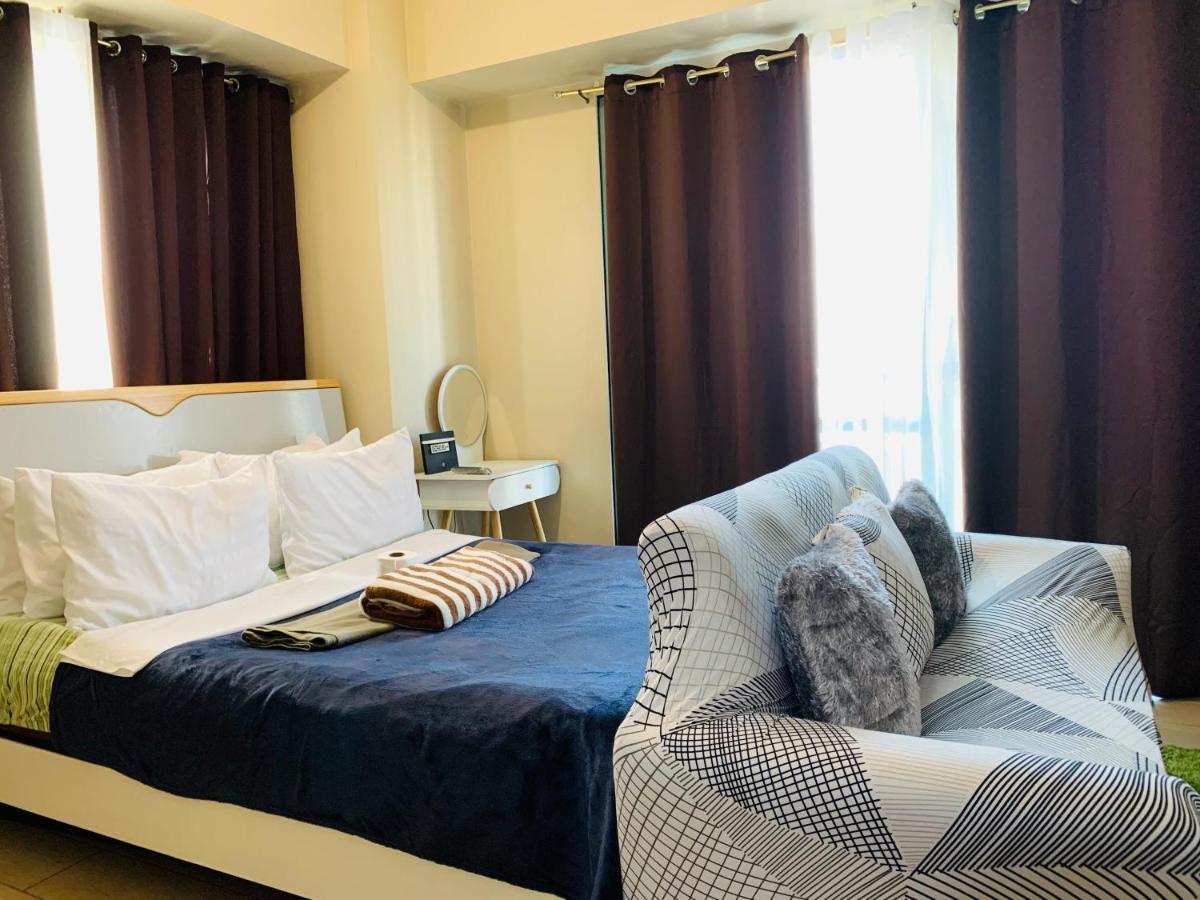 Two Palm Tree Villas Condominium - Studio 8Th Fl With Balcony - Across Terminal 3 Airport Pasay Ngoại thất bức ảnh
