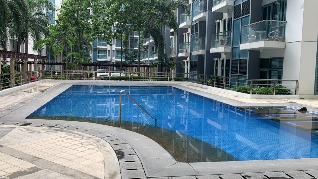 Two Palm Tree Villas Condominium - Studio 8Th Fl With Balcony - Across Terminal 3 Airport Pasay Ngoại thất bức ảnh