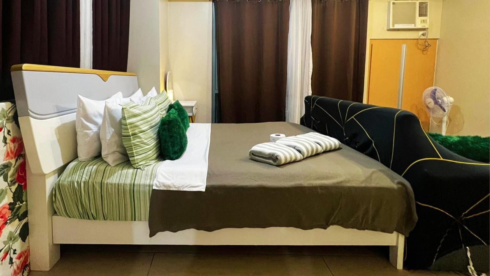 Two Palm Tree Villas Condominium - Studio 8Th Fl With Balcony - Across Terminal 3 Airport Pasay Ngoại thất bức ảnh